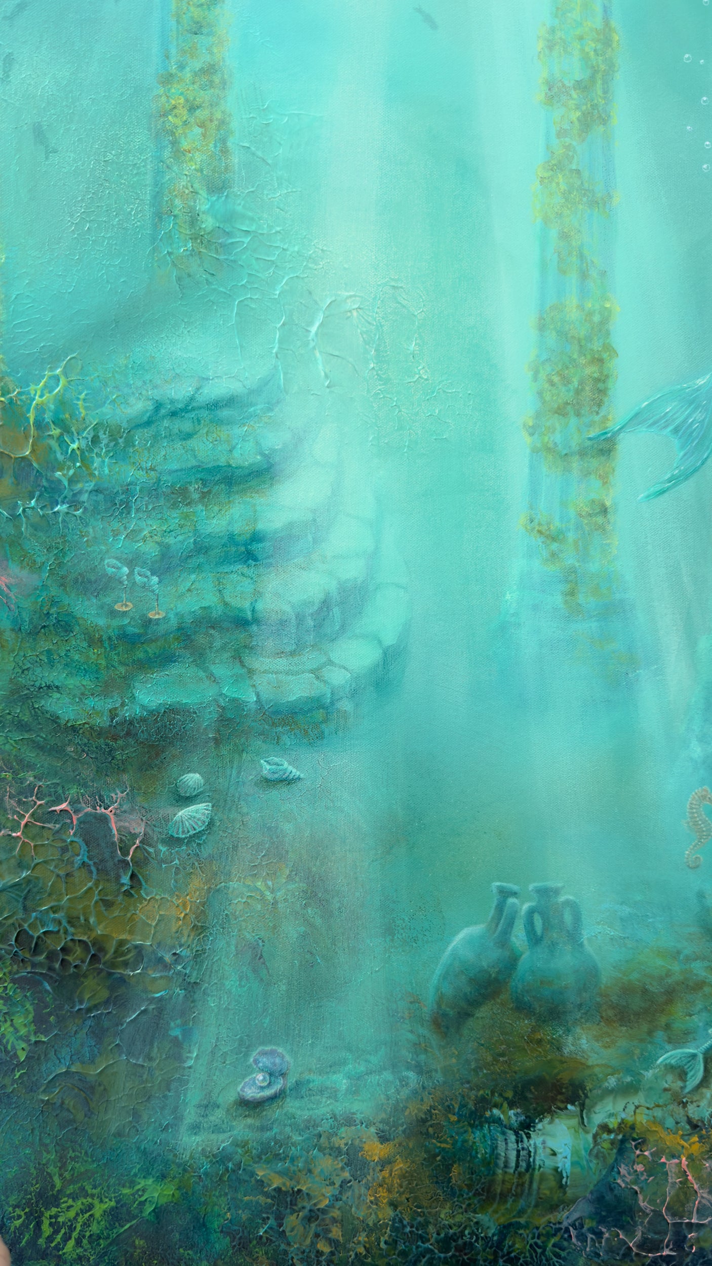 Close-up of the seashells and underwater details and the ancient stairs and potts.